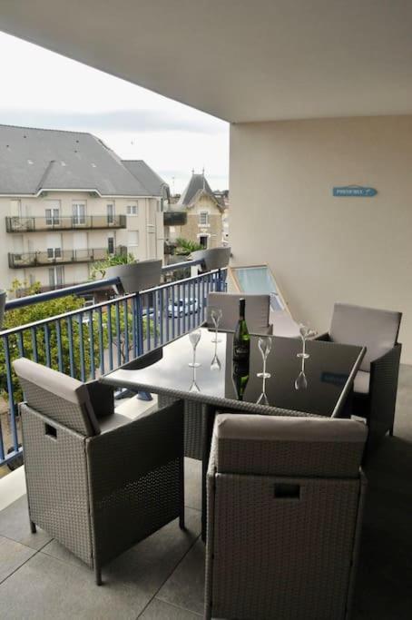 Elegant & Spacieux, Place Du Dauphin A ปอร์นิเชต์ ภายนอก รูปภาพ